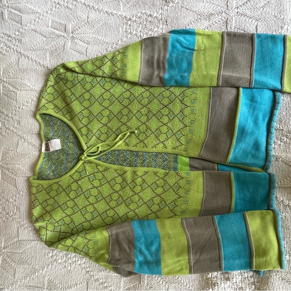 Colorful Patterned Women's Sweater - Picture 5 of 5